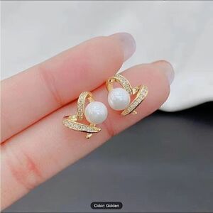 Love Heart Faux Pearl Ladies Stud Earrings NWT